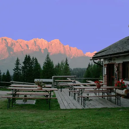 Rifugio Rinfreddo Hostel Comelico Superiore